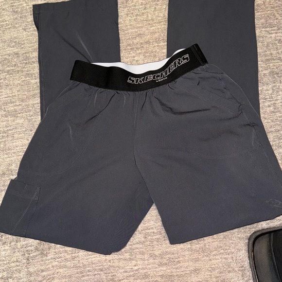 Sketchers Scrub Set - Picture 4 of 4